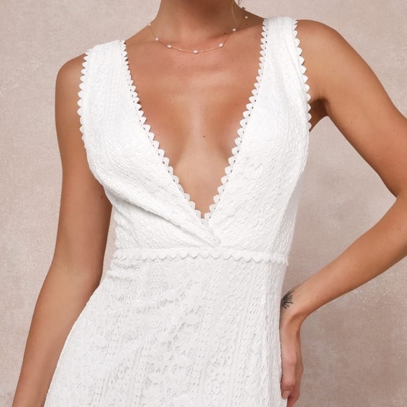 NWOT Infinite Bliss Ivory Lace Sleeveless Backless Trumpet Maxi Dress - Picture 5 of 10